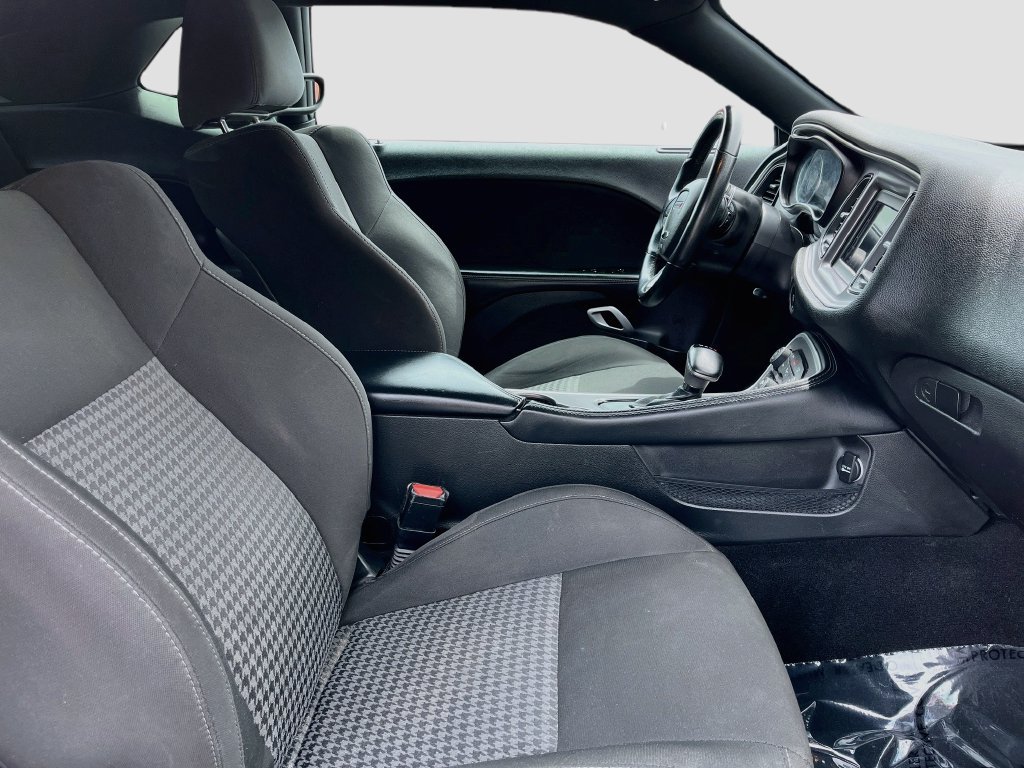 Used 2022 Dodge Challenger GT AWD/4WD image 25
