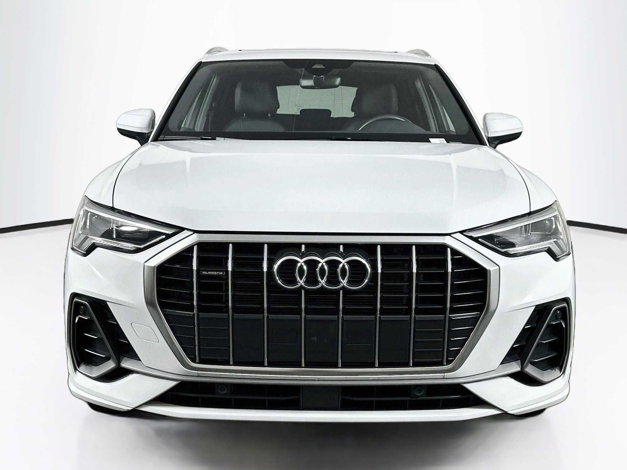 Used 2025 Audi Q3 2.0T Premium AWD/4WD image 2