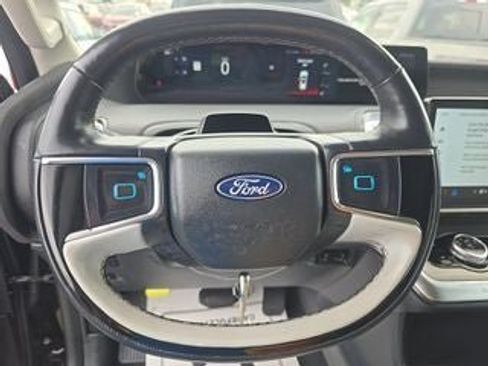 Used 2025 Ford Expedition Platinum w/ Driver's Package AWD/4WD image 14