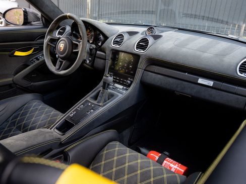 Certified 2025 Porsche 718 Boxster Spyder RS image 12