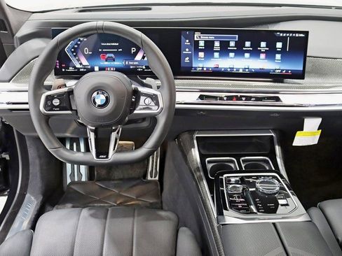 Used 2023 BMW 760i xDrive image 14