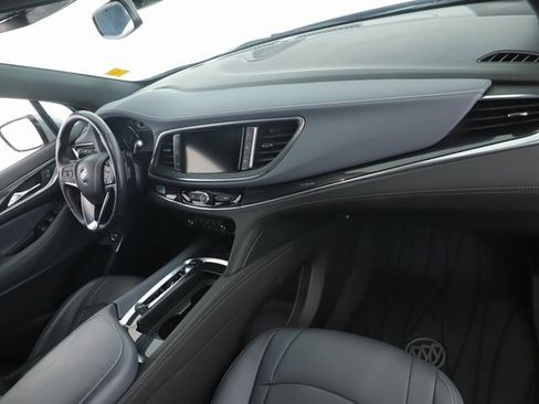 Used 2024 Buick Enclave Essence image 32