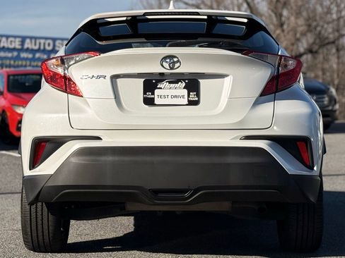 Used 2019 Toyota C-HR XLE image 4