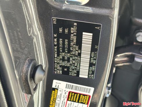 Certified 2025 Toyota Highlander LE FWD image 34