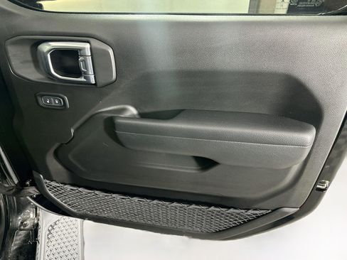 Used 2023 Jeep Gladiator Sport AWD/4WD image 31