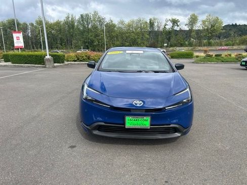 Used 2023 Toyota Prius LE FWD image 13