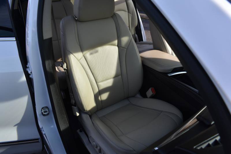 Used 2020 Buick Enclave Essence w/ Sound and Sites Package AWD/4WD image 11