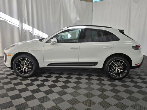 New 2026 Porsche Macan image 2