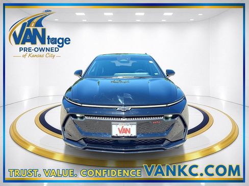 Used 2024 Chevrolet Equinox EV RS FWD image 2