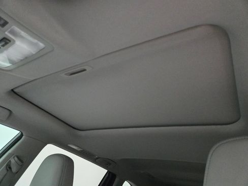 Used 2014 Toyota Highlander XLE FWD image 10