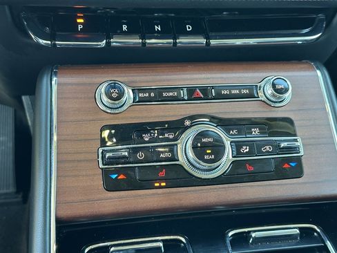 Used 2023 Lincoln Aviator Reserve image 27
