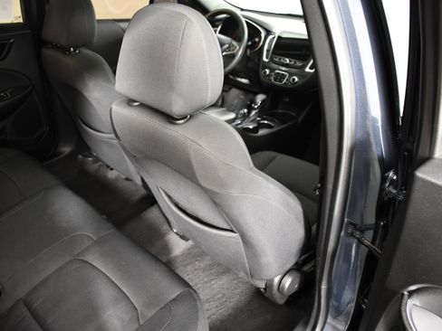 Used 2021 Chevrolet Malibu LT FWD image 43