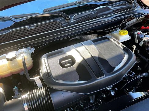 Used 2025 RAM 1500 Laramie AWD/4WD image 34