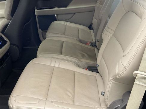 Used 2023 Lincoln Navigator Reserve AWD/4WD image 10