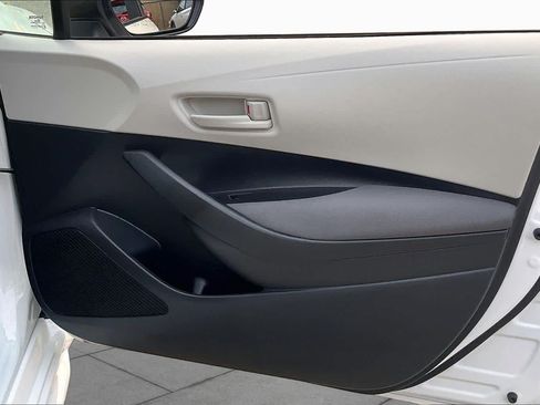 Used 2026 Toyota Corolla LE FWD image 22