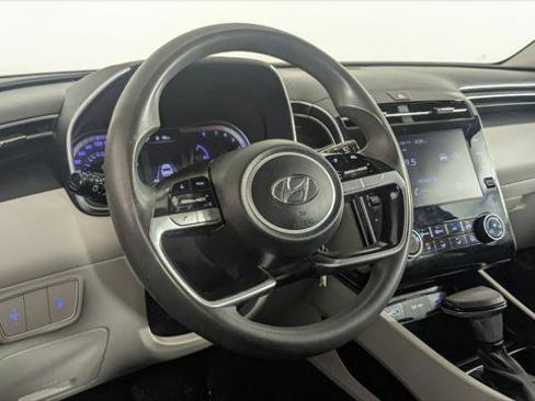 Used 2022 Hyundai Tucson SE image 19