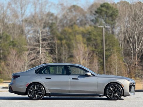 Used 2024 BMW i7 eDrive50 w/ M Sport Package image 11