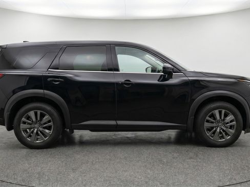 Used 2025 Nissan Pathfinder SV FWD image 11