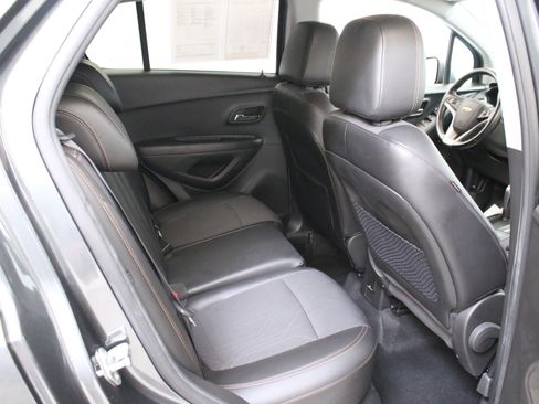 Used 2018 Chevrolet Trax LT w/ LT Convenience Package AWD/4WD image 25