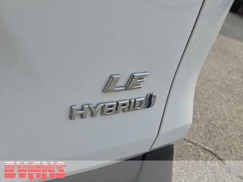 Used 2024 Toyota RAV4 LE AWD/4WD image 3
