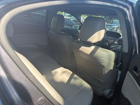 Used 2017 Acura ILX FWD image 9