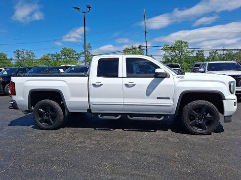 Used 2017 GMC Sierra 1500 SLE w/ SLE Value Package AWD/4WD image 7