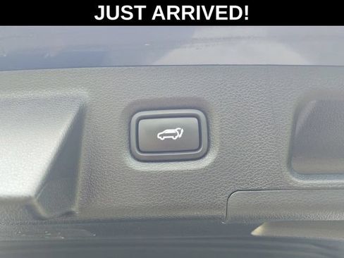 Used 2023 Hyundai Santa Fe SEL FWD image 7