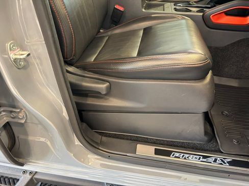 Used 2023 Nissan Frontier PRO-4X w/ Pro-4X Premium Package AWD/4WD image 22