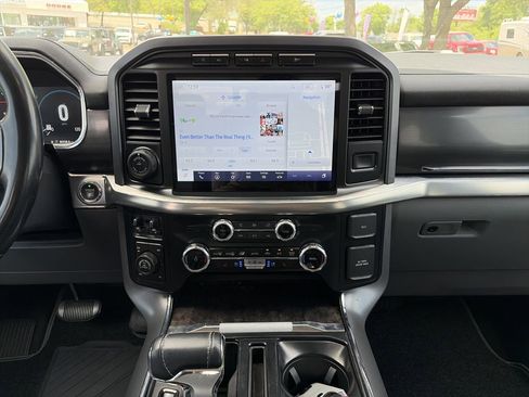 Used 2023 Ford F150 Lariat w/ Trailer Tow Package image 16