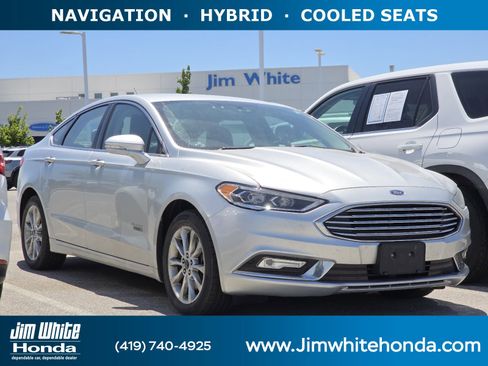 Used 2017 Ford Fusion Energi Titanium FWD image 1