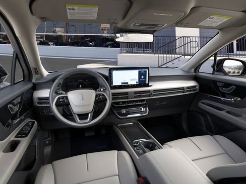 New 2025 Lincoln Corsair FWD image 9