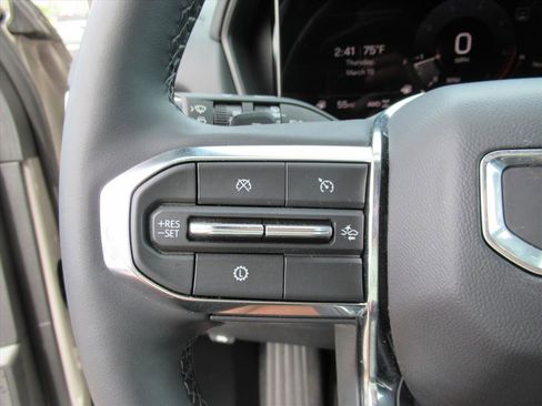 Used 2025 GMC Terrain Elevation w/ Elevation Premium Package image 23