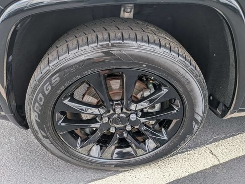 Certified 2021 Jeep Grand Cherokee Laredo X AWD/4WD image 9