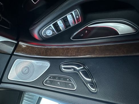 Used 2015 Mercedes-Benz S 550 Sedan image 20