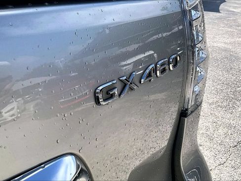 Used 2023 Lexus GX 460 Premium w/ Premium Package AWD/4WD image 7