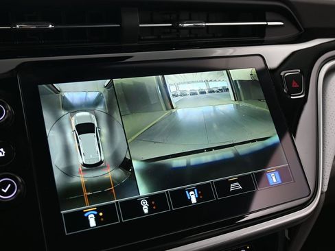 Used 2023 Chevrolet Bolt EUV Premier image 24