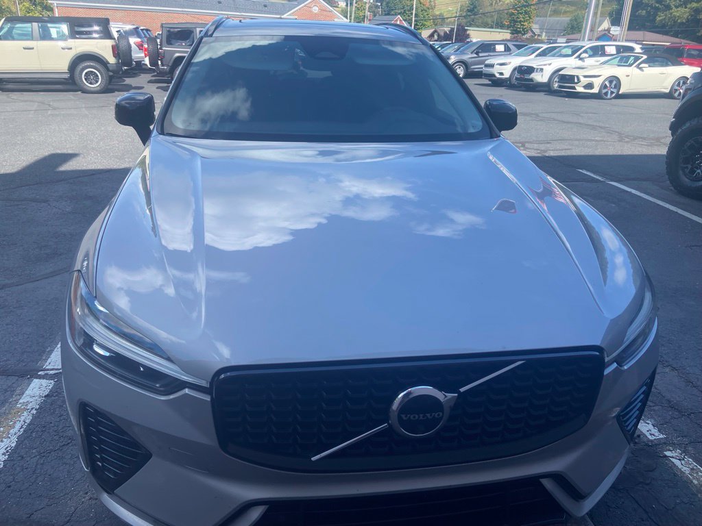 Used 2023 Volvo XC60 B5 Plus AWD/4WD image 8