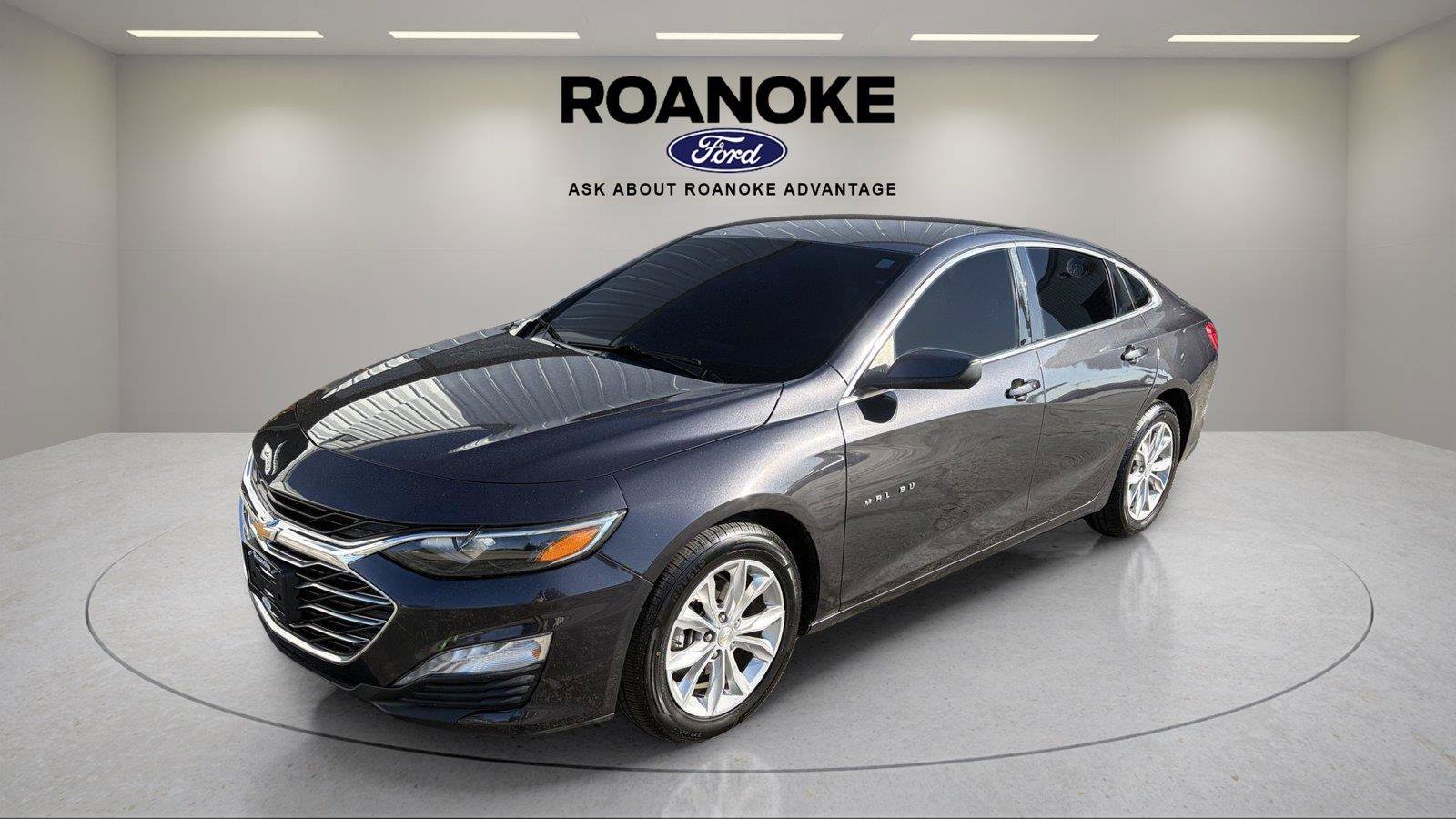 Used 2023 Chevrolet Malibu LT FWD image 2