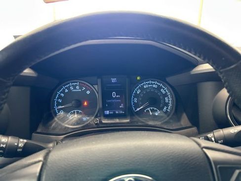 Used 2019 Toyota Tacoma TRD Off-Road AWD/4WD image 10