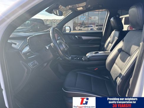 Used 2025 Buick Enclave Preferred image 12