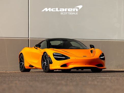 Used 2024 McLaren 750S Spider RWD image 13