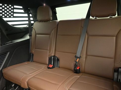 Used 2023 Chevrolet Tahoe High Country AWD/4WD image 15