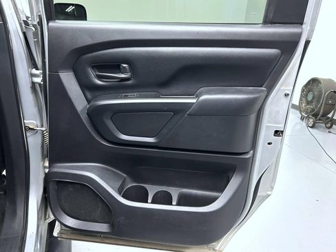Used 2017 Nissan Titan S AWD/4WD image 17