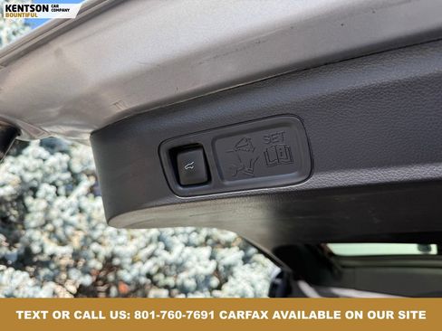 Used 2024 Ford Expedition XLT image 40