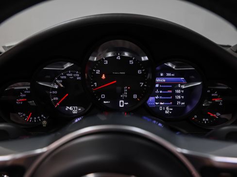 Certified 2017 Porsche 911 Carrera RWD image 39