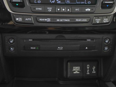 Used 2017 Honda Pilot Elite image 24