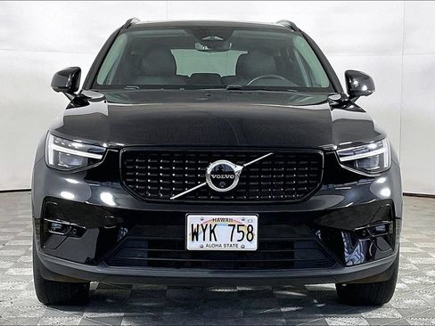 Used 2024 Volvo XC40 B5 Ultimate w/ Protection Package Premier AWD/4WD image 2