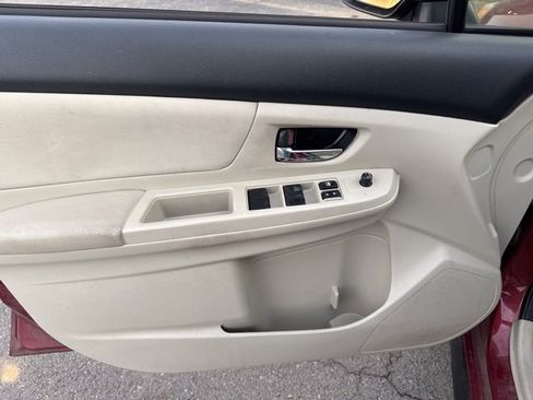 Used 2014 Subaru Crosstrek 2.0i Premium image 14