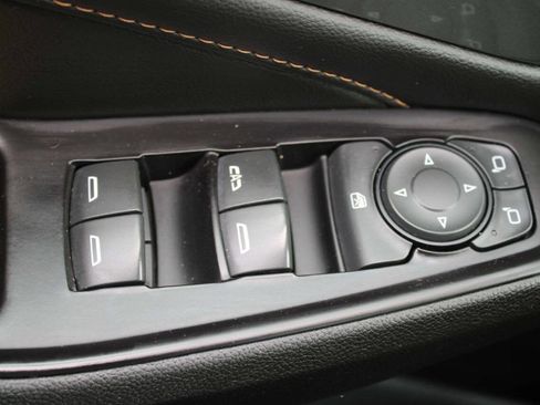 Used 2019 Chevrolet Traverse LT image 34