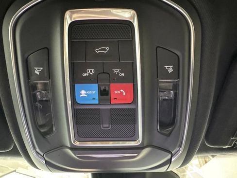 Used 2024 Jeep Grand Cherokee Limited w/ Black Appearance Package AWD/4WD image 49